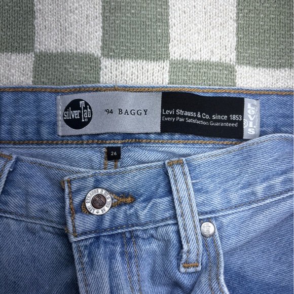 Women’s Levis Silvertab 94 Baggy Light Denim Jeans - Picture 4 of 4
